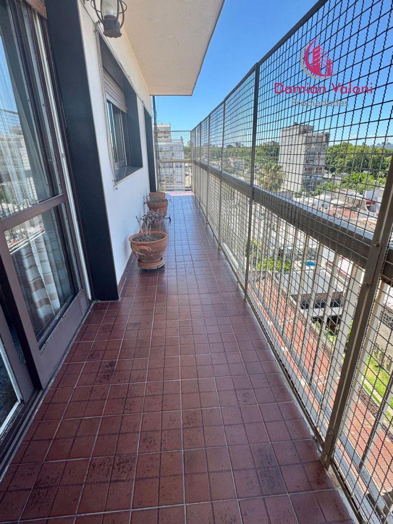 5 Ambientes con Balcon y Cochera 3