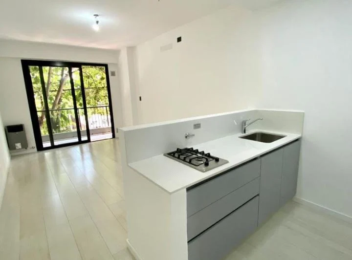 EXCELENTE MONOAMBIENTE CON BALCON AL FRENTE. EN EDIFICIO CON FULL AMENITIES. 3