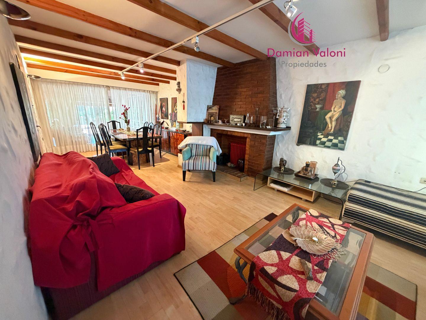 Foto de VENTA EXCELENTE CASA 4 AMBIENTES, GARAGE, JARDIN , QUINCHO Y PARRILLA, imagen 4