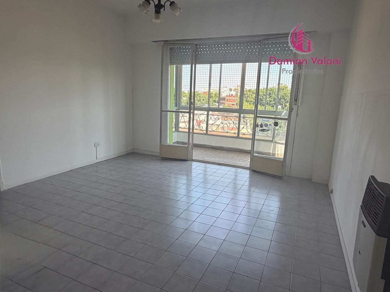 Foto de VENTA 3 AMBIENTES AL FRENTE CON BALCON, imagen 2