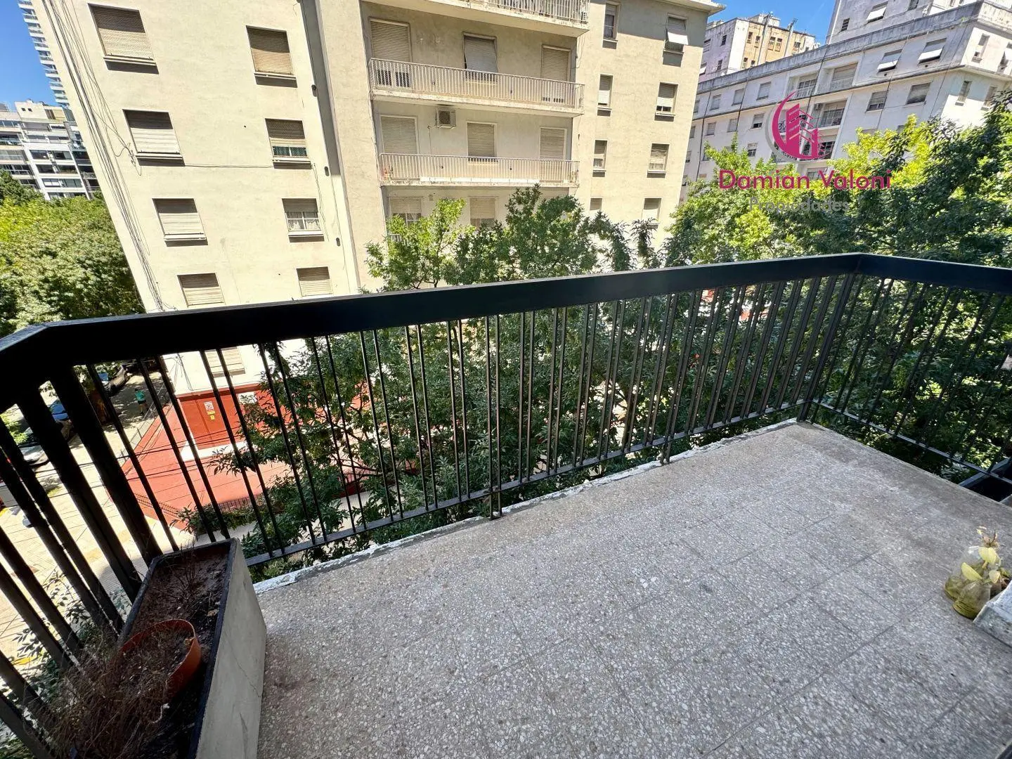 DEPARTAMENTO DE 2 AMBIENTES, AL FRENTE CON BALCÓN, EN EXCELENTE UBICACIÓN. 5