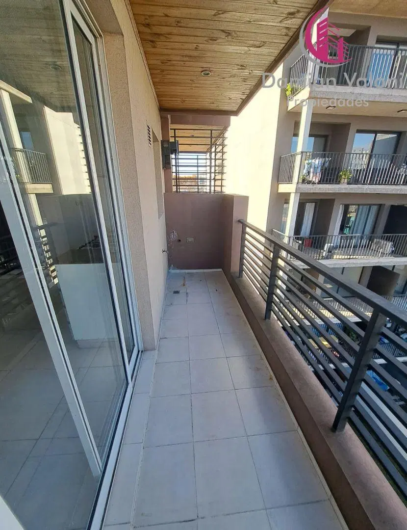 IMPECABLE Y AMPLIO MONOAMBIENTE CON BALCON AL CONTRAFRENTE 1