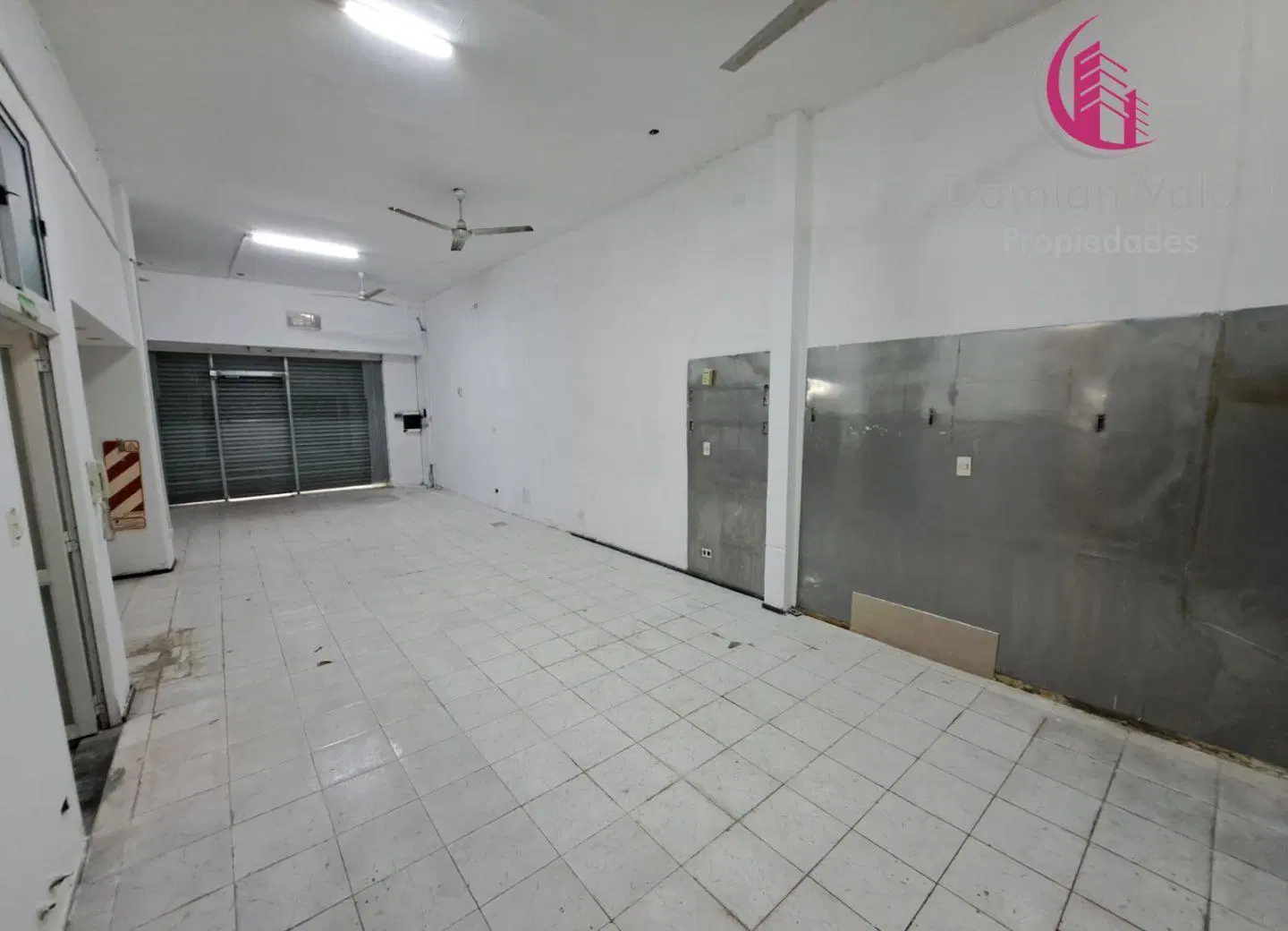 LOCAL COMERCIAL EN VENTA, EXCELENTE UBICACIÓN. 4