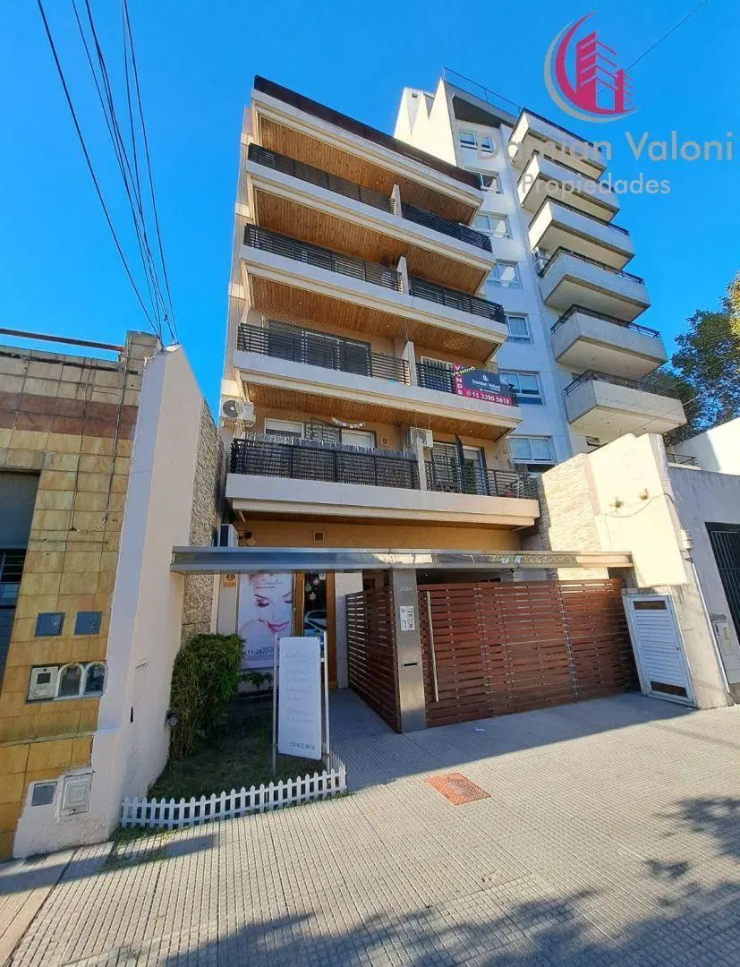 HERMOSO MONOAMBIENTE DIVISIBLE CON BALCÓN AL FRENTE. AMPLIO Y MUY LUMINOSO 8