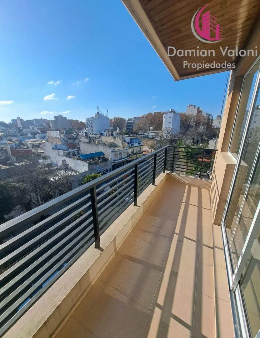 HERMOSO MONOAMBIENTE DIVISIBLE CON BALCÓN AL FRENTE. AMPLIO Y MUY LUMINOSO 4