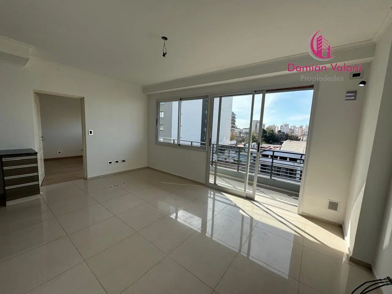 HERMOSO 2 AMBIENTES AL FRENTE CON BALCON 3