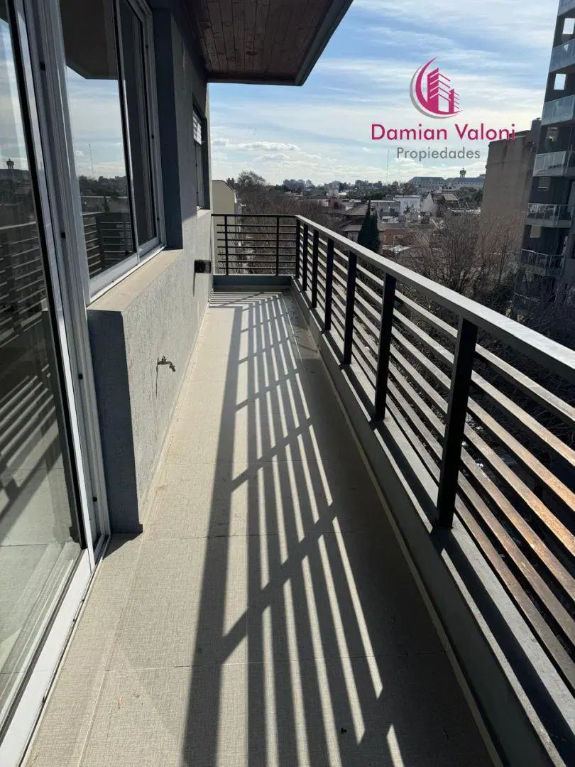 HERMOSO 2 AMBIENTES AL FRENTE CON BALCON 2