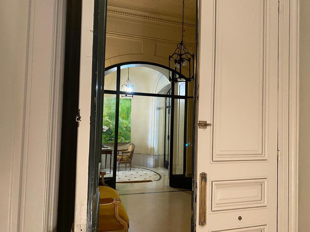 Excelente Departamento Antiguo con Jardín Propio - Palermo Chico 5