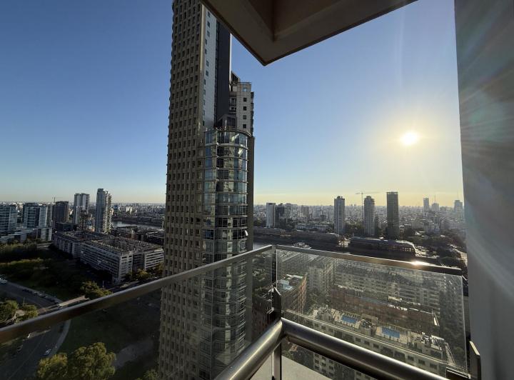 Piso alto en Alvear Tower Puerto madero 4