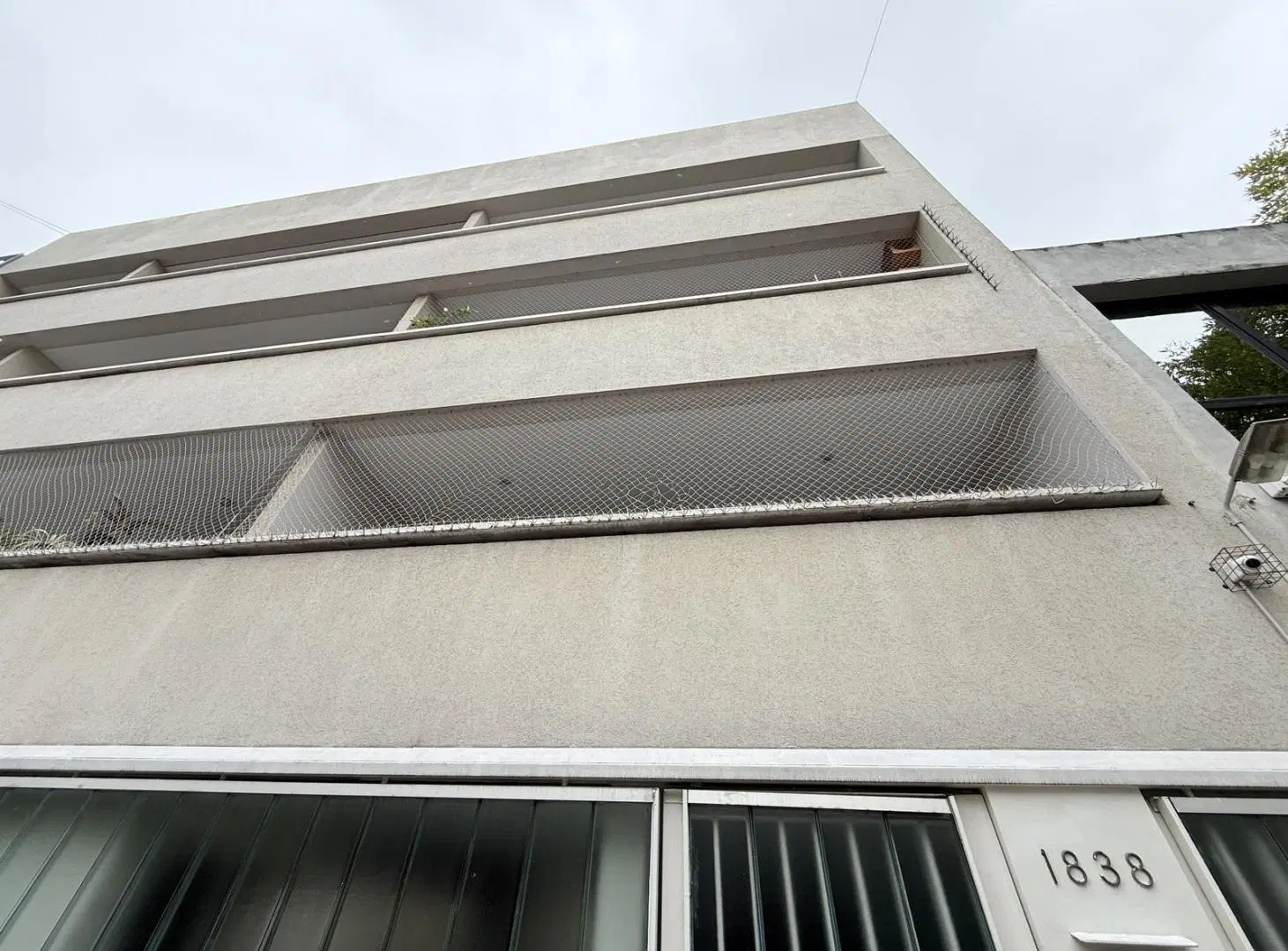 AMPLIO DOS AMBIENTES CON BALCON ATERRAZADO Y COCHERA 4