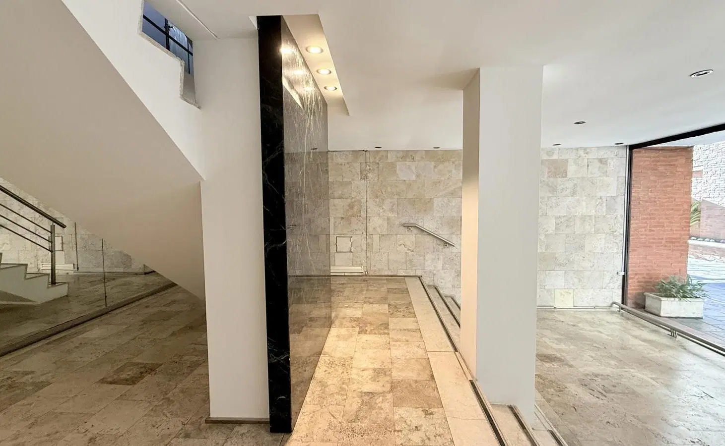 Departamento de dos ambientes en Venta con cochera fija 2