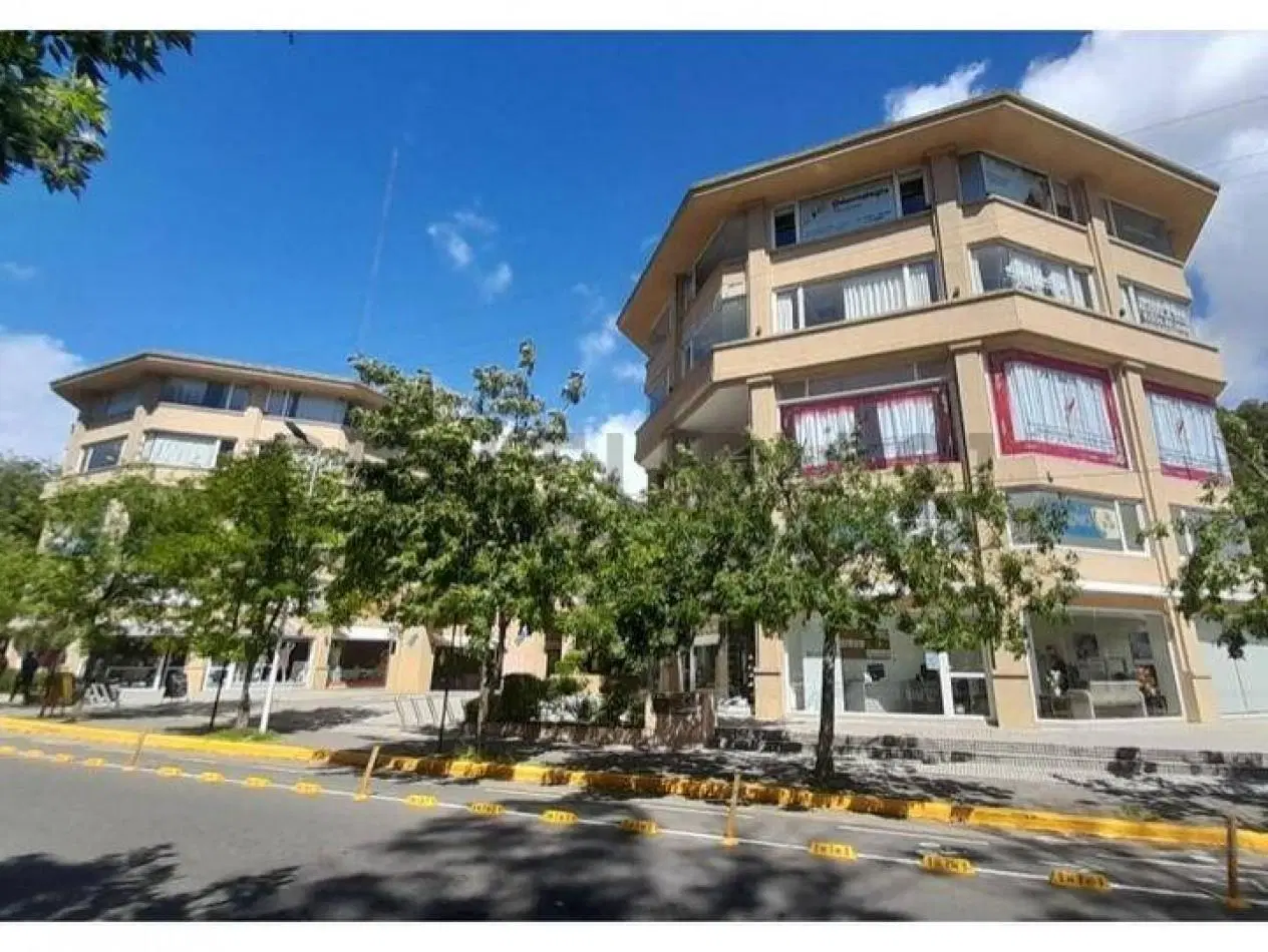 Vendo cochera en centro comercial Paseo el AGORA Pinamar 4