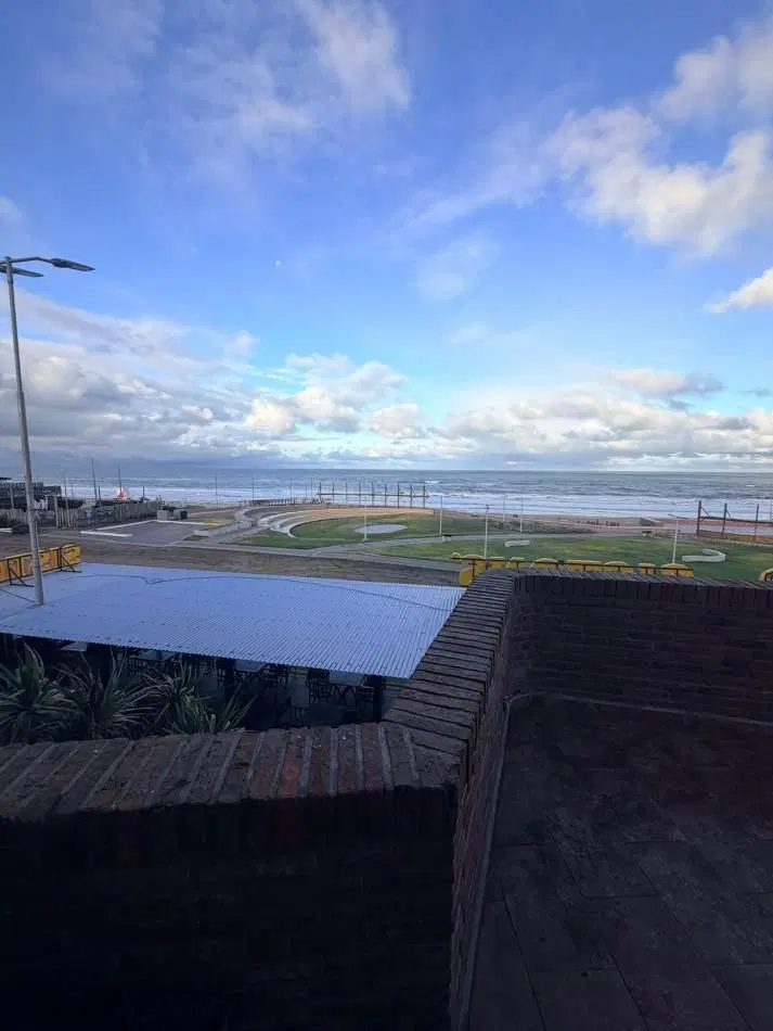 Vendo Departamento en av del mar y Bunge Pinamar 2
