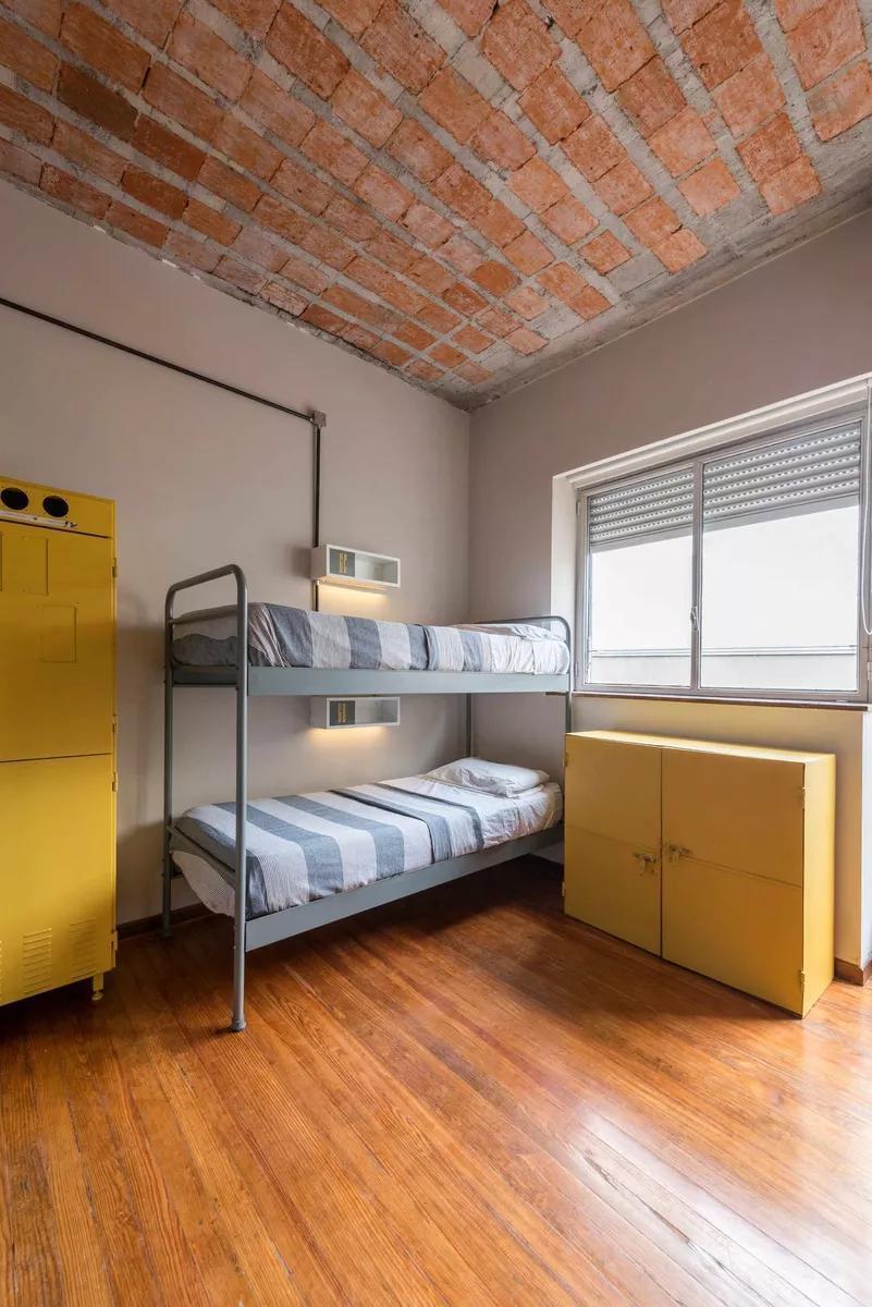 Hostel / Oficinas 16 Habitaciones Todo en Venta 5