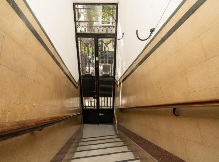 VENTA PH 4 DORMITORIOS REFACCIONADO CON TERRAZA DE 100M2 2