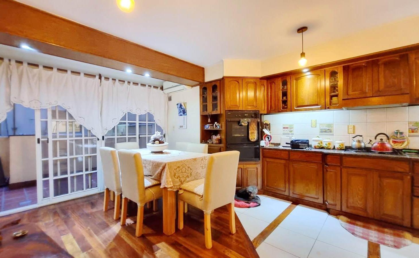 PISO EN VENTA DE 5 AMBIENTES EN PALERMO