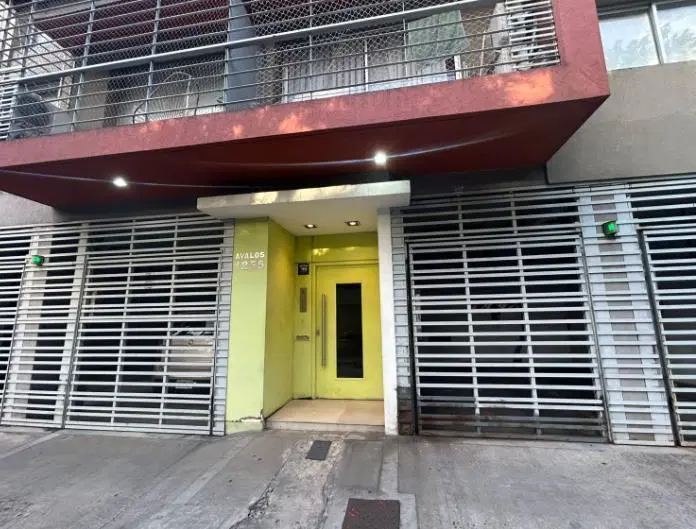 ALQUILER AMBIENTE AMOBLADO CON BALCON PARQUE CHAS 4