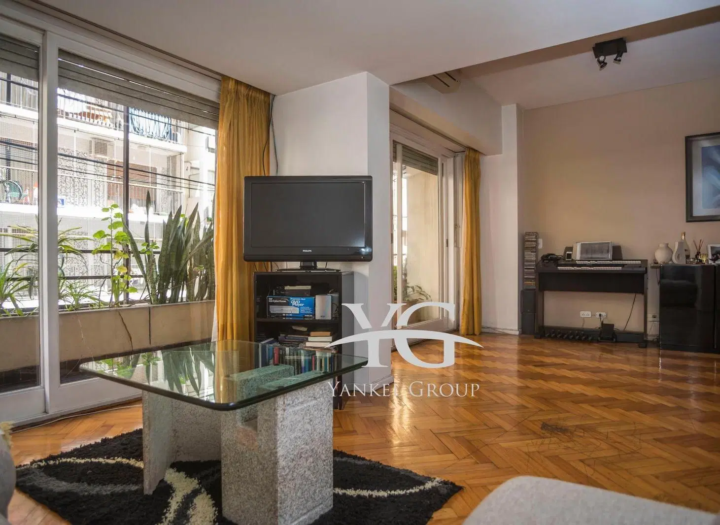 Departamento de 4 ambientes con dependencia en venta en Once 4