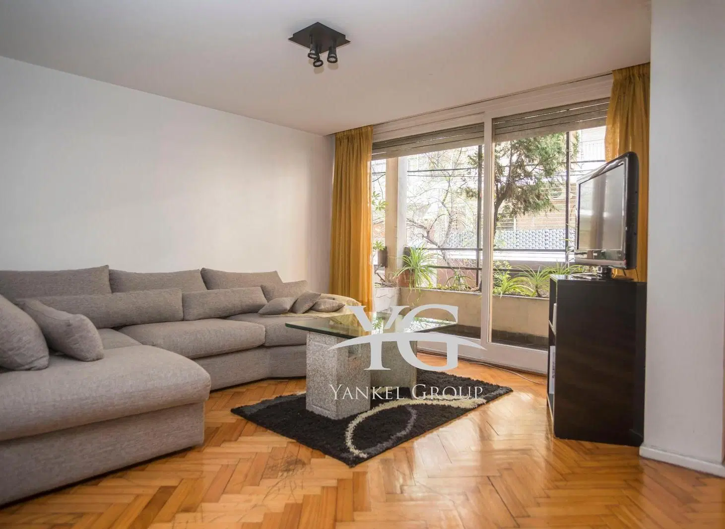 Departamento de 4 ambientes con dependencia en venta en Once 3