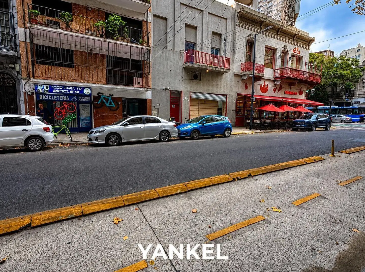 VENTA DE LOCAL COMERCIAL -  BILLINGHURST Y AV. CORRIENTES 4