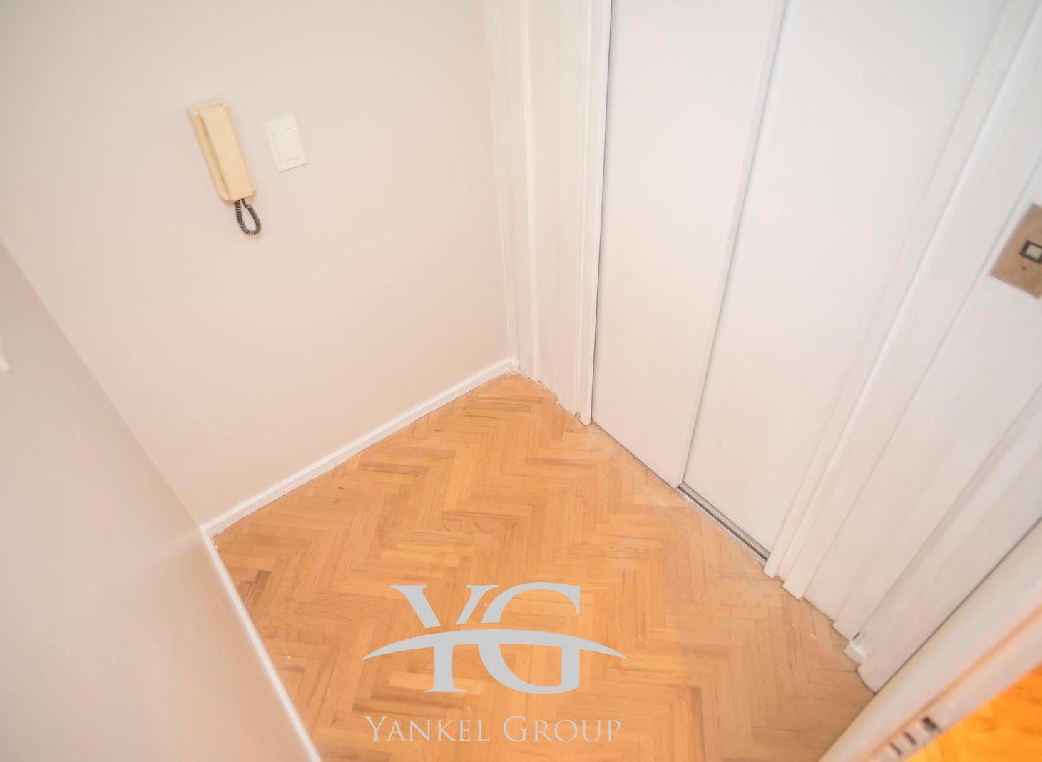 Foto de VENTA 3 AMBIENTES RETIRO CON DEP. 2 COCHERAS FIJAS Y BAULERA!, imagen 2