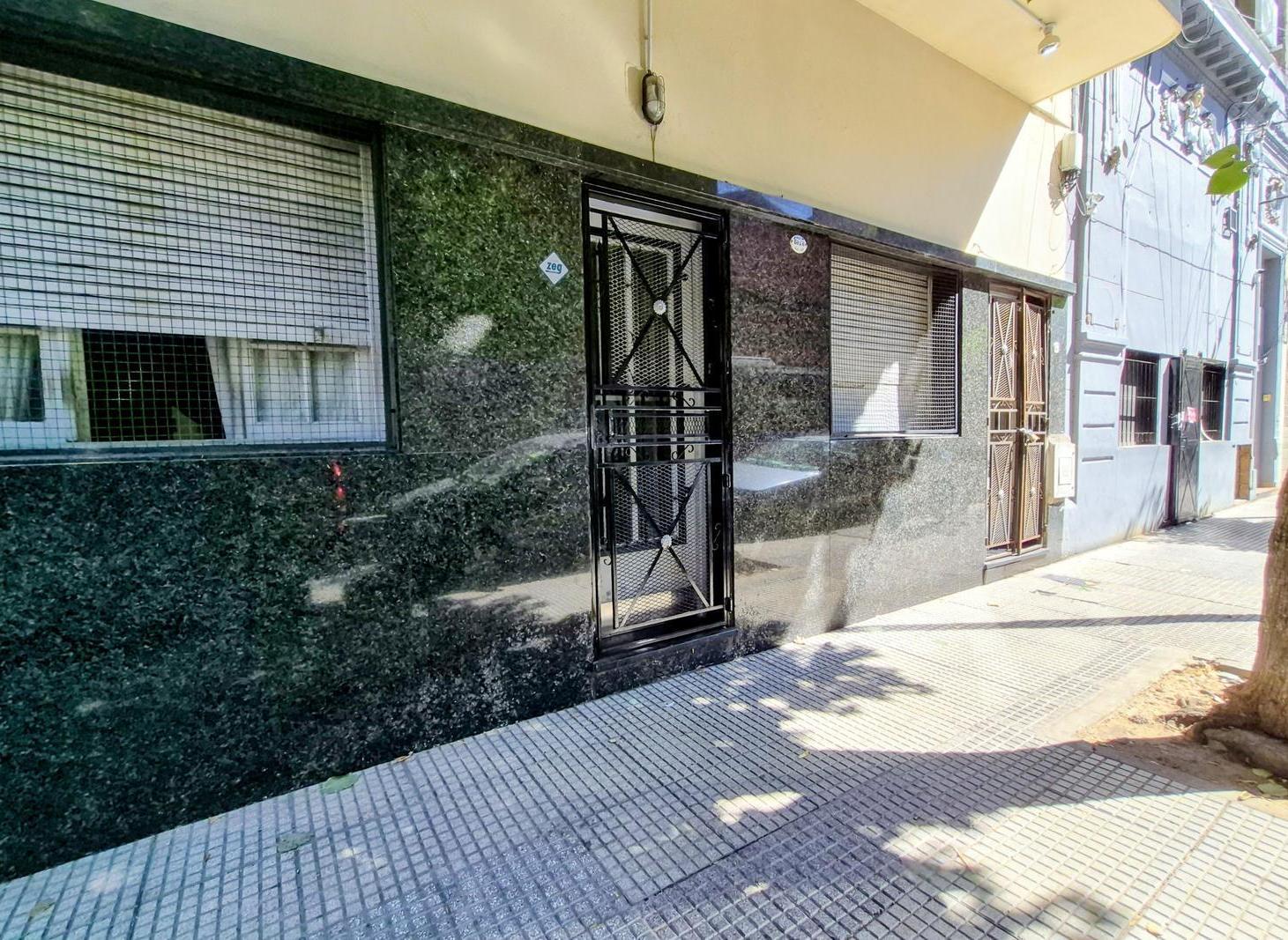 Foto de PH de 4 ambientes y unidad complementaria en Constitución. A refaccionar, imagen 3