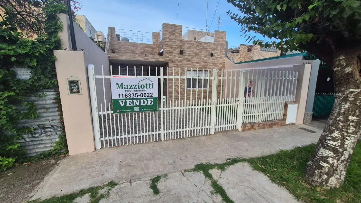 Se Vende PH al frente estilo casa americana 1