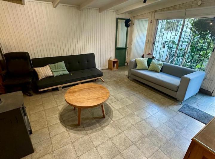 CASA DE DOS DORMITORIOS EN ALQUILER EN GONNET 4