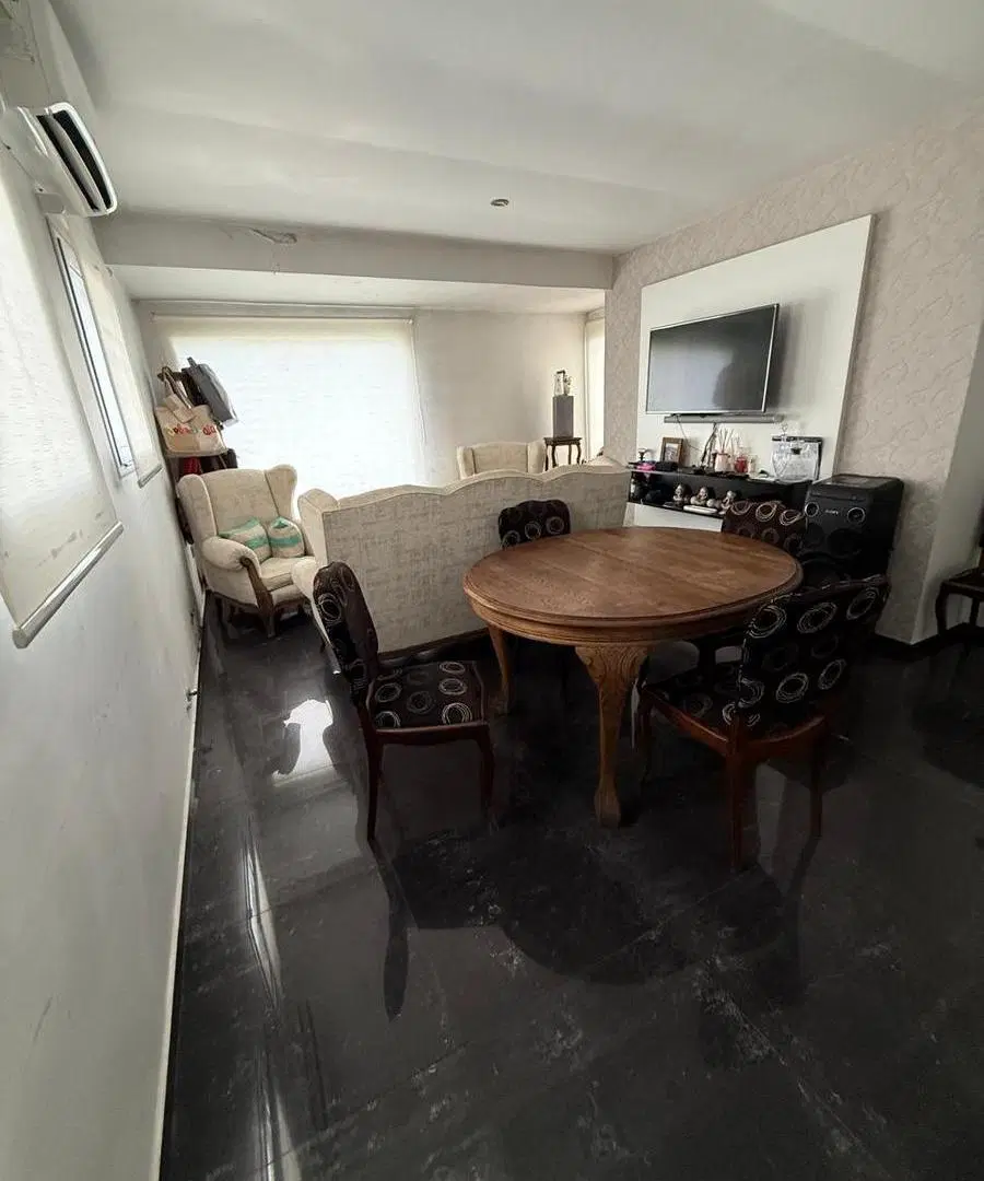 VENTA CASA DE UN DORMITORIO CON AMPLIO JARDIN EN LOS HORNOS 4