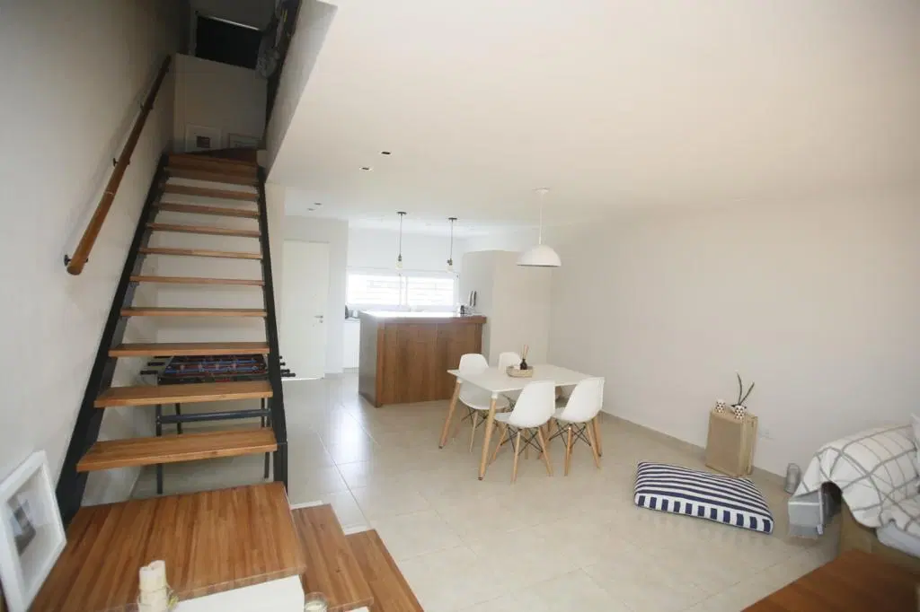 CASA DE DOS DORMITORIOS EN ALQUILER EN CITY BELL 5