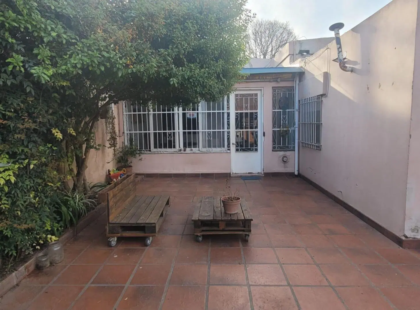 VENTA CASA CON QUINCHO EN LA PLATA 4