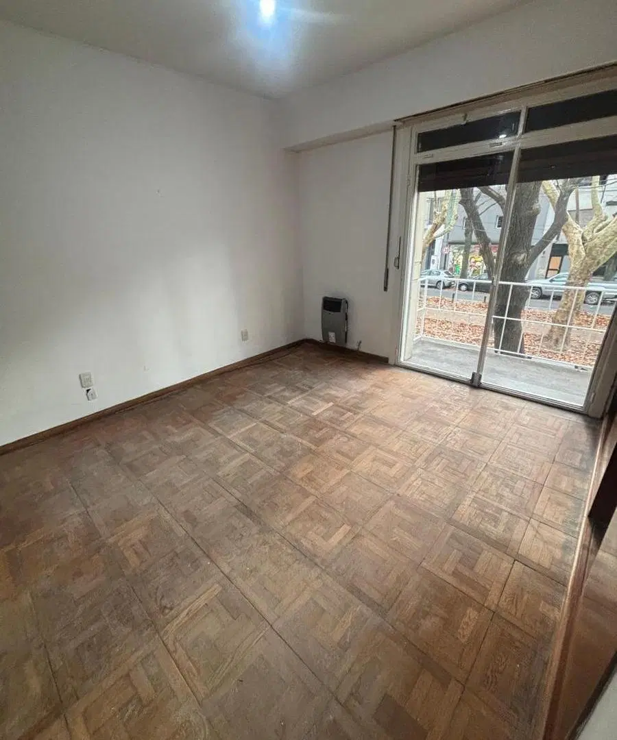 CASA DE CUATRO DORMITORIOS EN ALQUILER EN LA PLATA 2