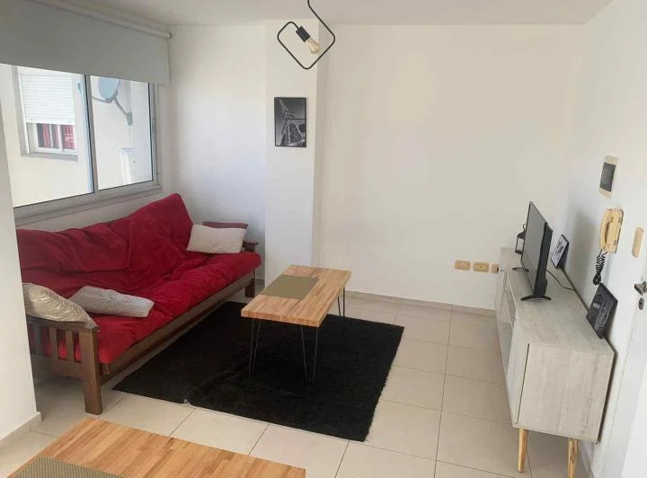 Foto de Dúplex - Gran Terraza propia - 2 baños- Sobre calle Maipu, imagen 2