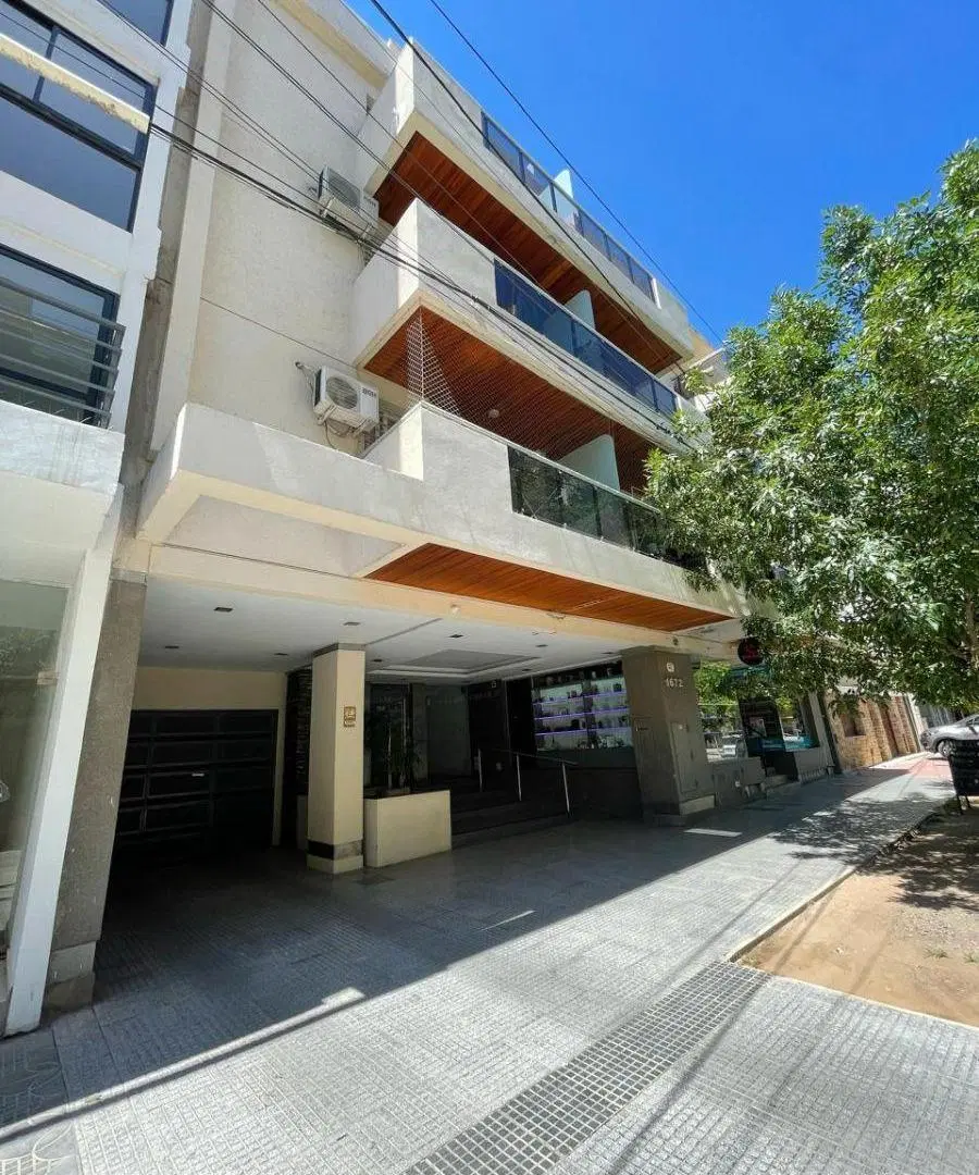 Un dormitorio con GRAN balcon terraza! B° General Paz 2