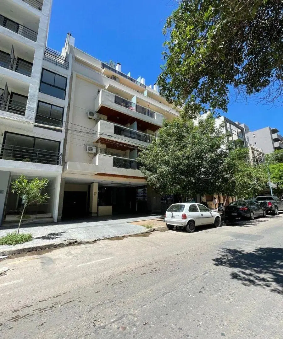 Un dormitorio con GRAN balcon terraza! B° General Paz 3