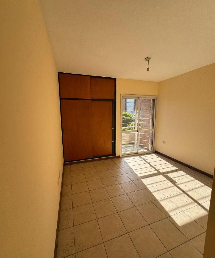 Foto de Dos Dormitorios B° General Paz, con balcon!, imagen 2