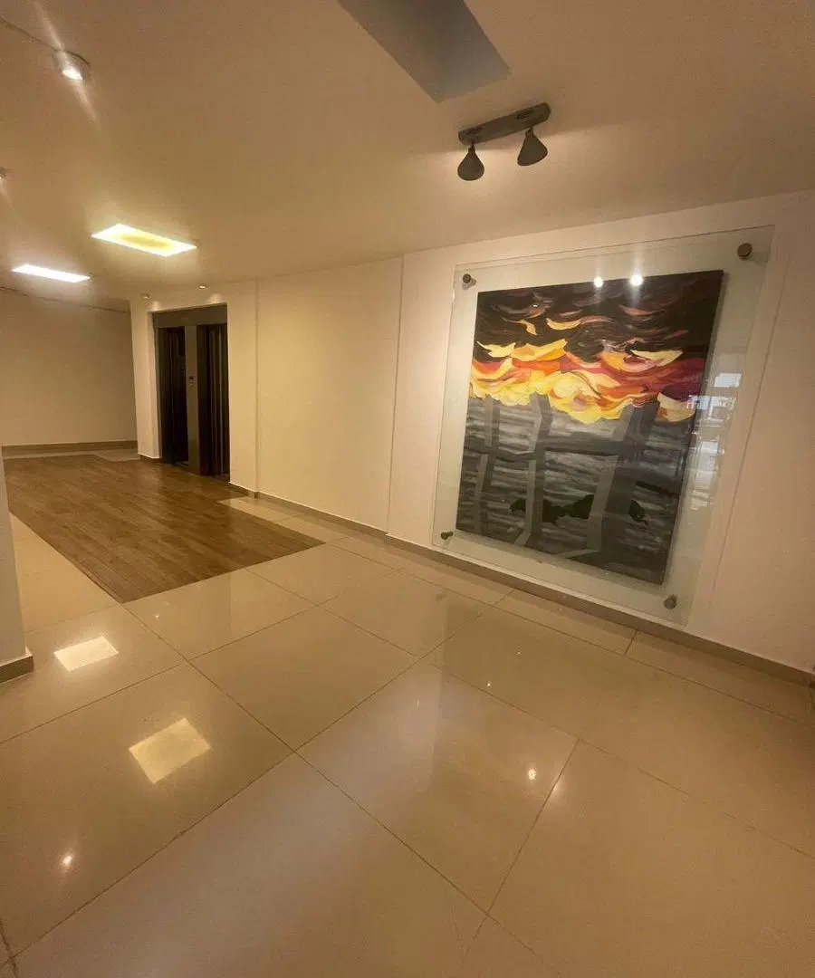 UN DORMITORIO CON BALCON! Calle Lima a mts de la plaza 5