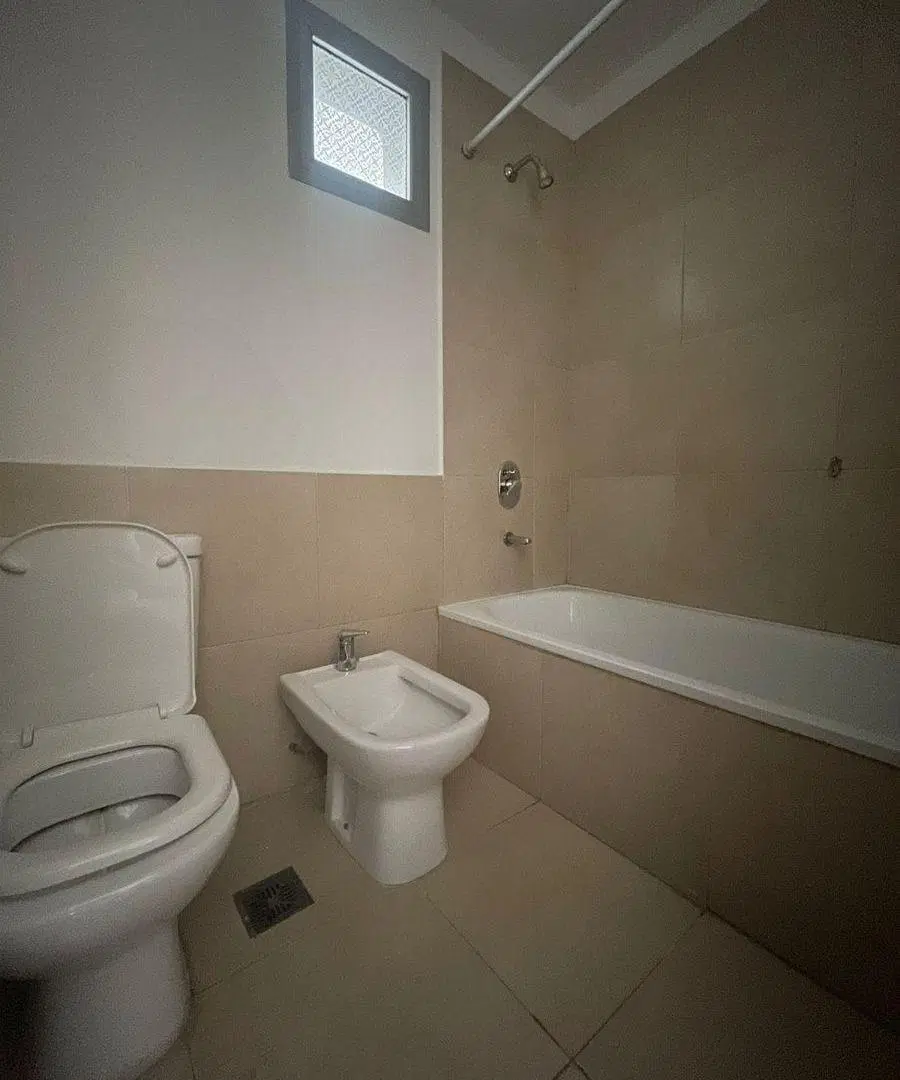 UN DORMITORIO CON BALCON! Calle Lima a mts de la plaza 4