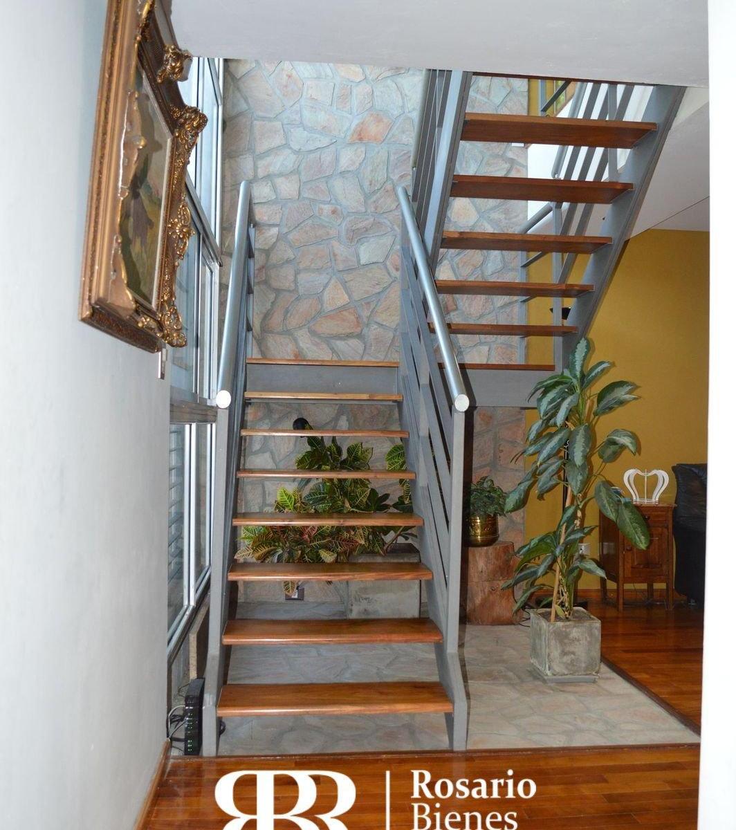 Casa – Tres Plantas – Garage - Quincho - Pileta 1
