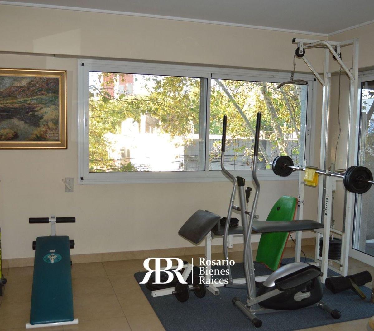 Casa – Tres Plantas – Garage - Quincho - Pileta 2