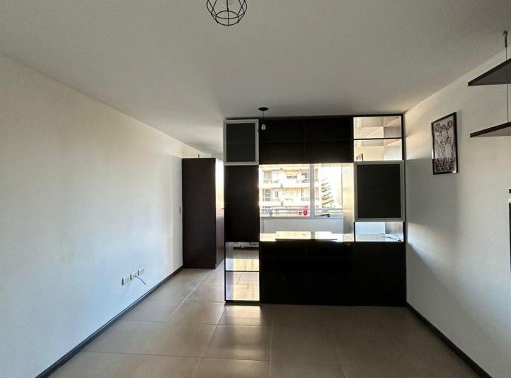 Ambiente. Amplio. Dividido. Equipado. Al Frente. Impecable. Pileta. Quincho. 5