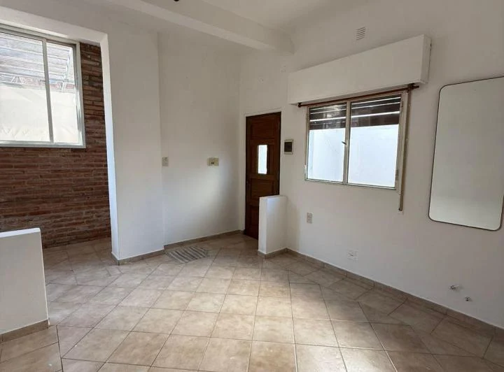 CASA UN DORMITORIO – PASILLO – TERRAZA – DISPONIBILIDAD INMEDIATA  1