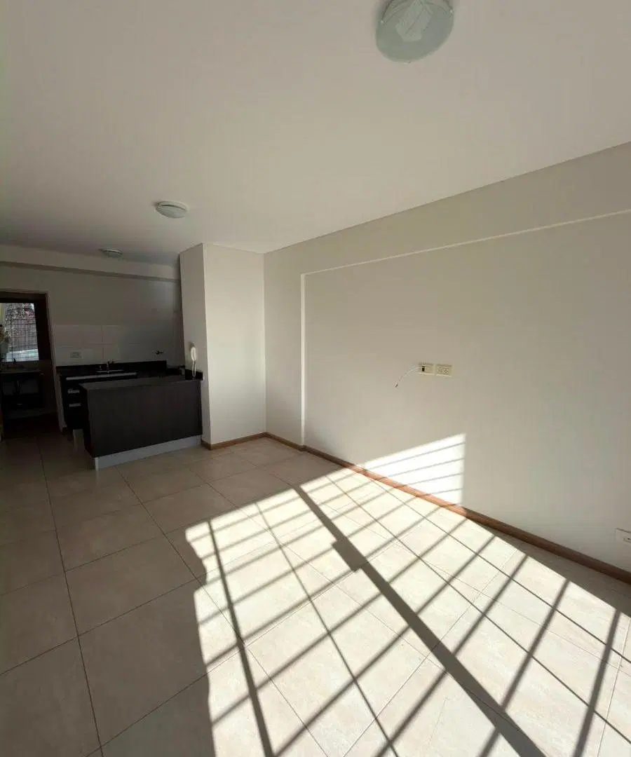Monoambiente – amplio – semi amoblado – excelente zona. 4