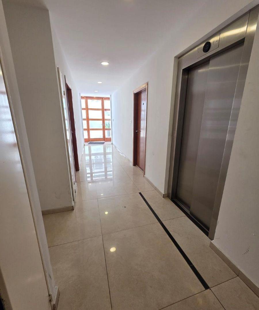Foto de AMBIENTE. SEMI ESTRENAR. MUY AMPLIO. DIVISIBLE. GRAN PATIO. EXCELENTE, imagen 4