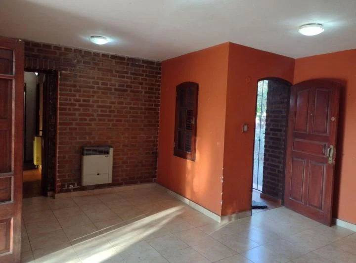 VENTA CASA ARGUELLO 2 DORM COCHERA 4