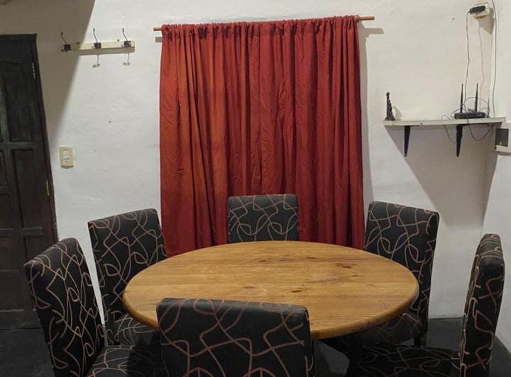 VENTA CASA TANTI 1 DORM PILETA 5