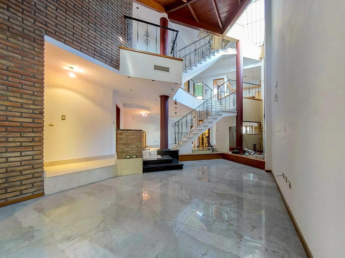 Casa 3 Dorm. en Venta con Pileta Rosario 2