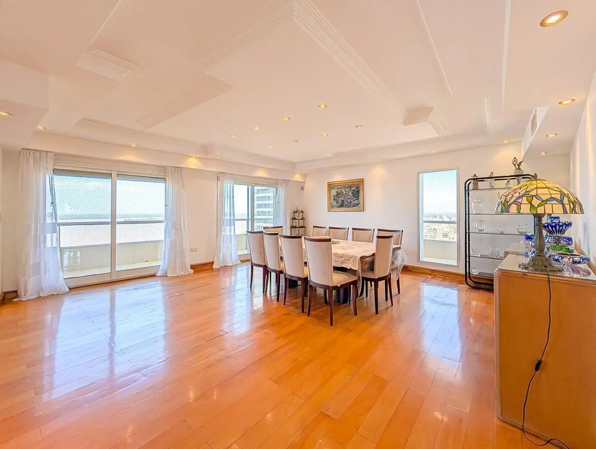 Departamento en venta de 3 dormitorios con vista al río Rosario 5