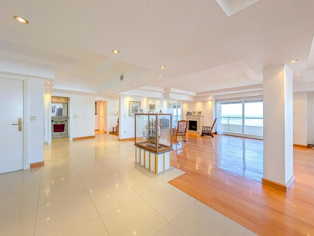 Departamento en venta de 3 dormitorios con vista al río Rosario 1