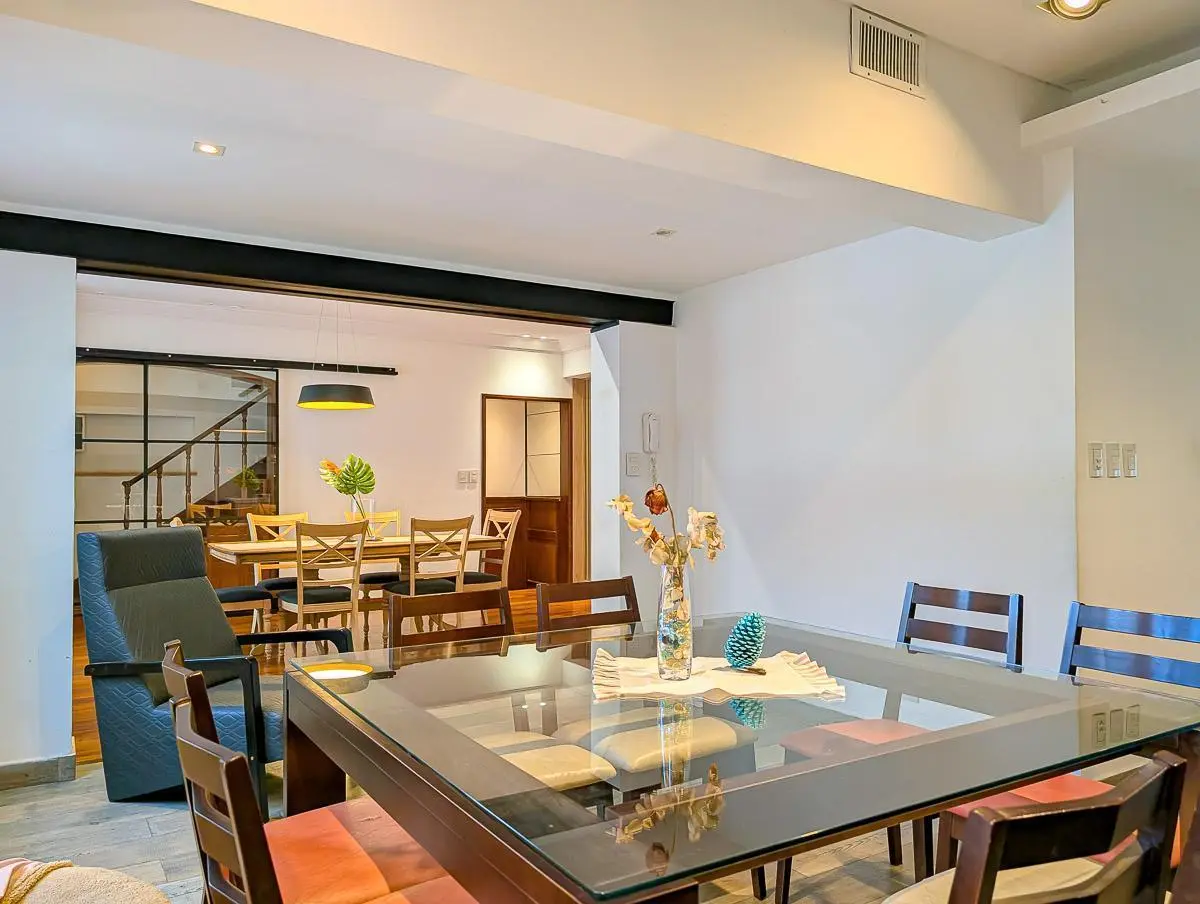 Espléndida Casa en venta frente Club Plaza Rosario 8